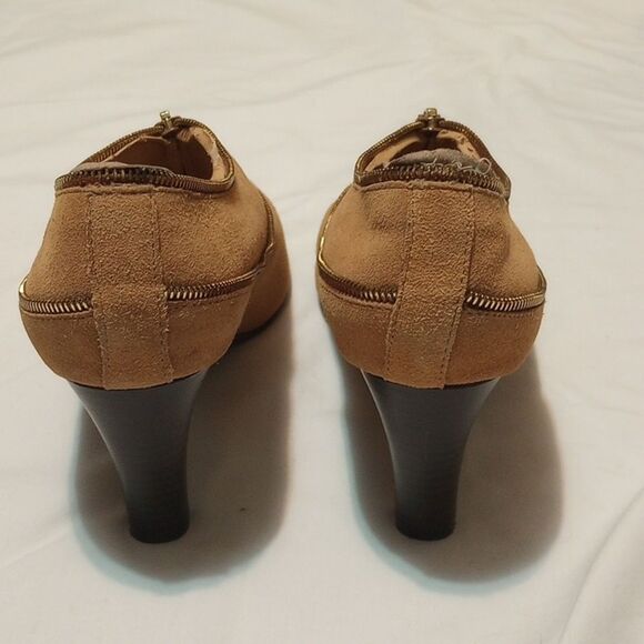 Vintage Leather AJ Valenci Tan Zippered Heels - Picture 3 of 12